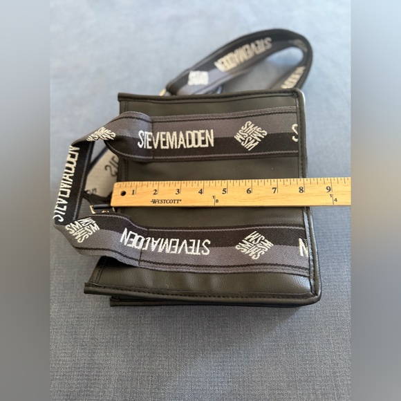 Steve Madden Bwebber Black Leather Crossbody Purse New AirPod Case TikTok Viral - Picture 7 of 8